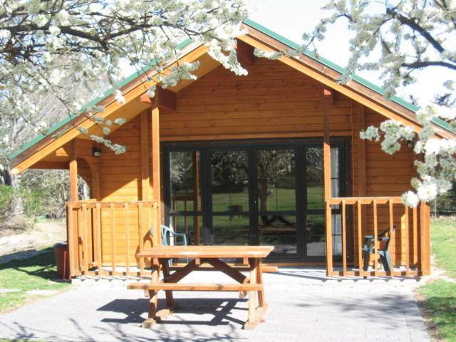 Central Chalets Ltd Alexandra Exterior photo