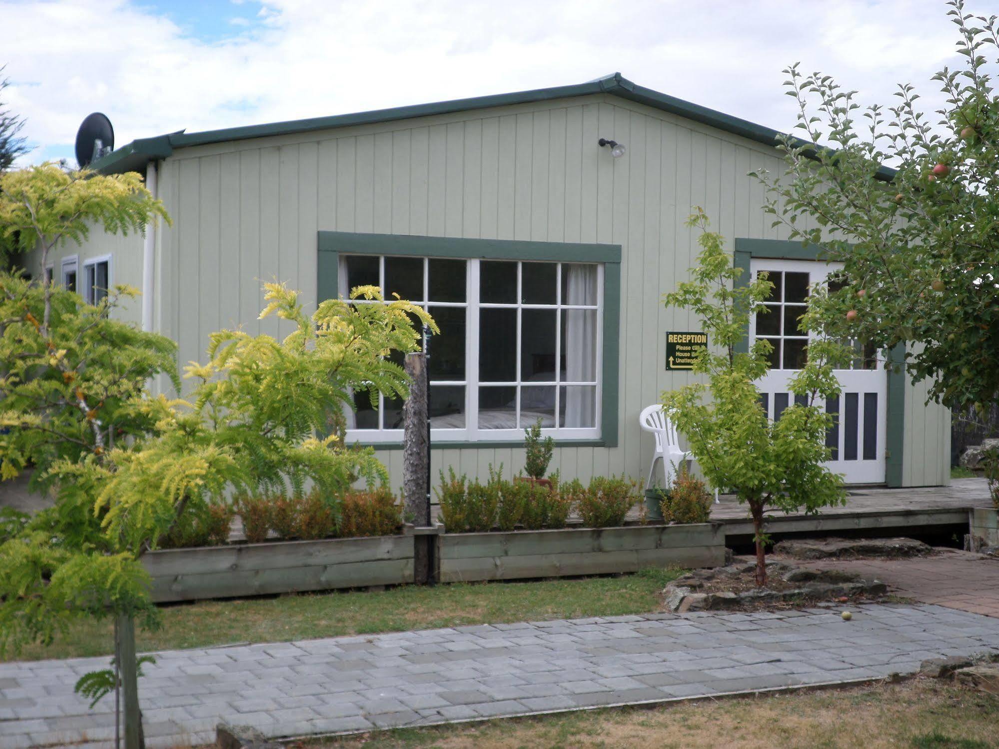 Central Chalets Ltd Alexandra Exterior photo