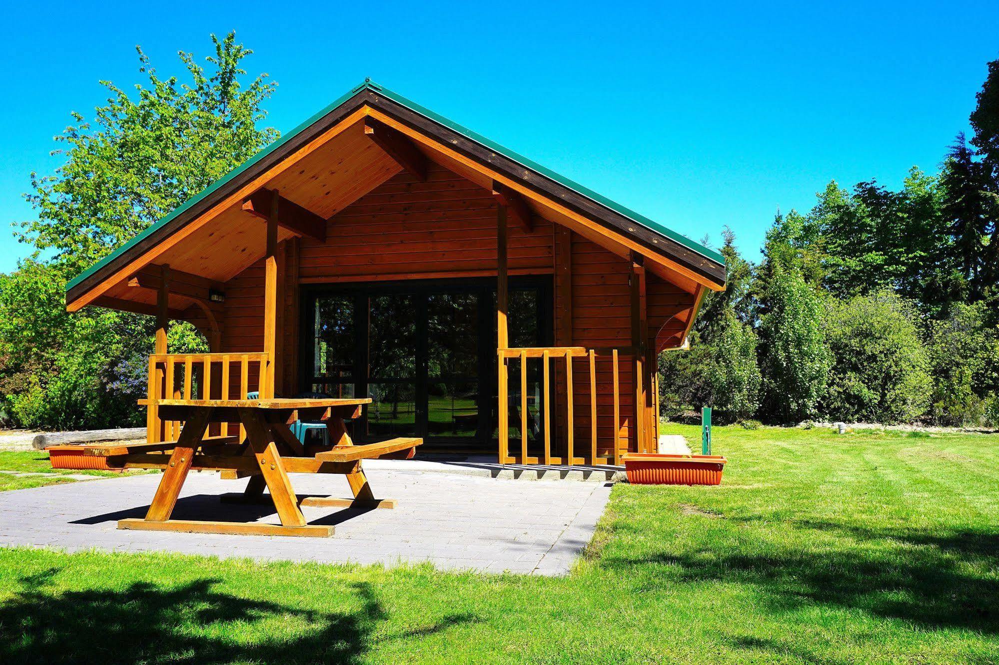 Central Chalets Ltd Alexandra Exterior photo
