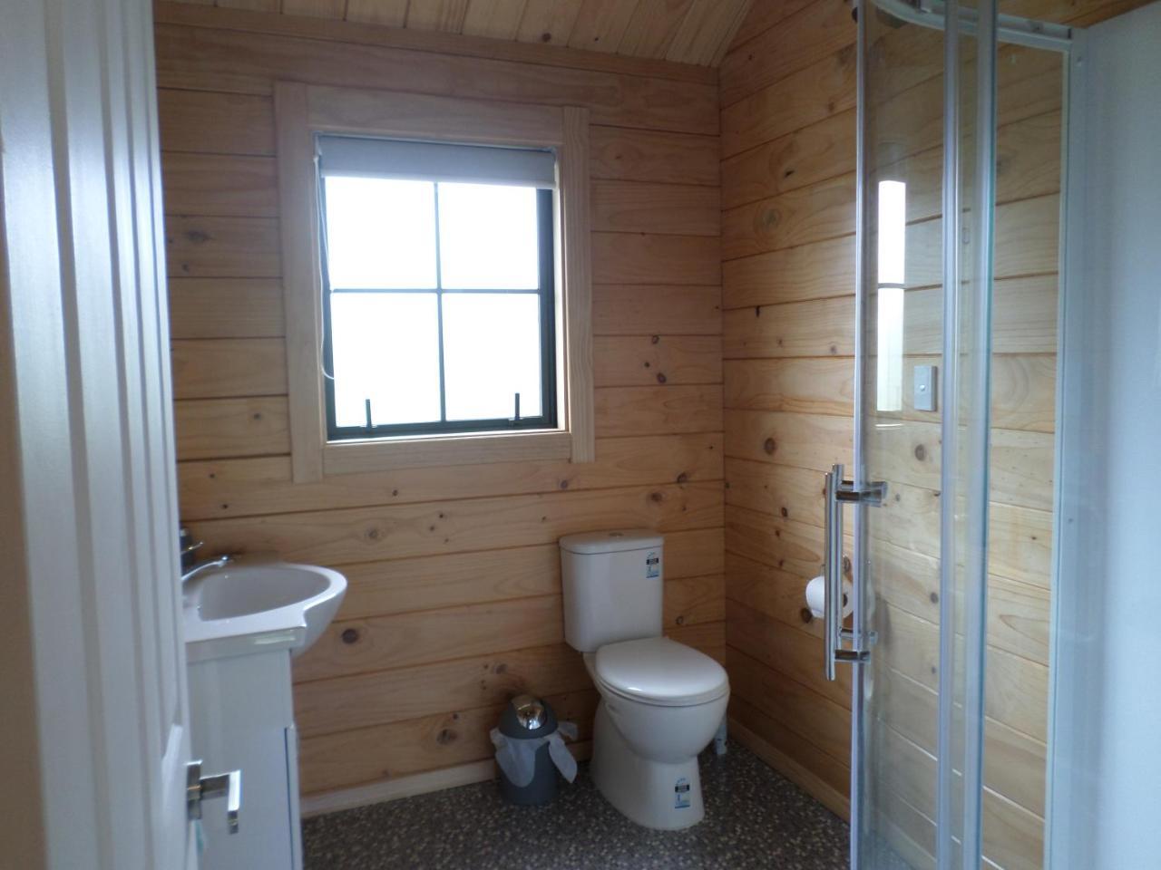 Central Chalets Ltd Alexandra Exterior photo