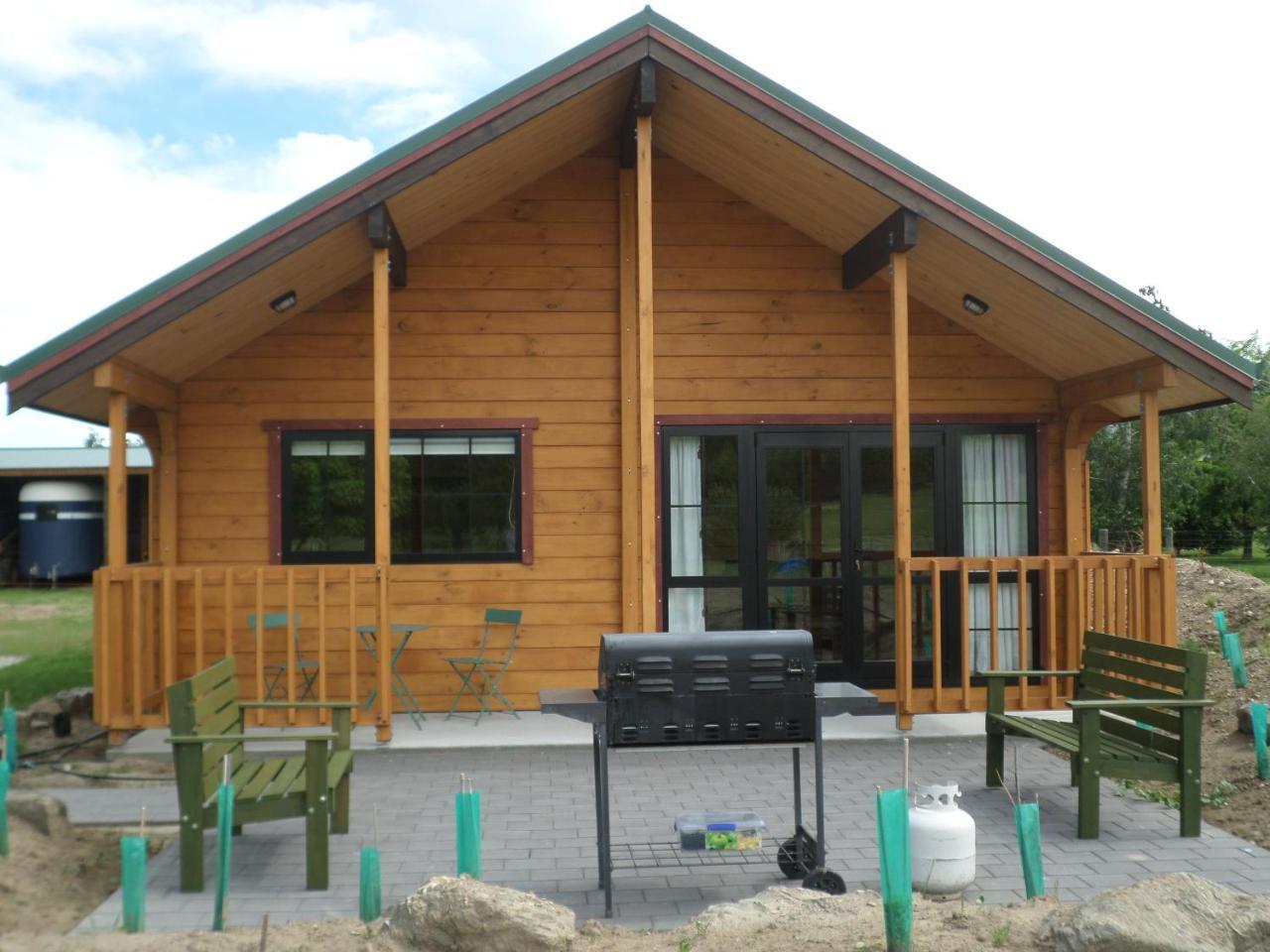 Central Chalets Ltd Alexandra Exterior photo