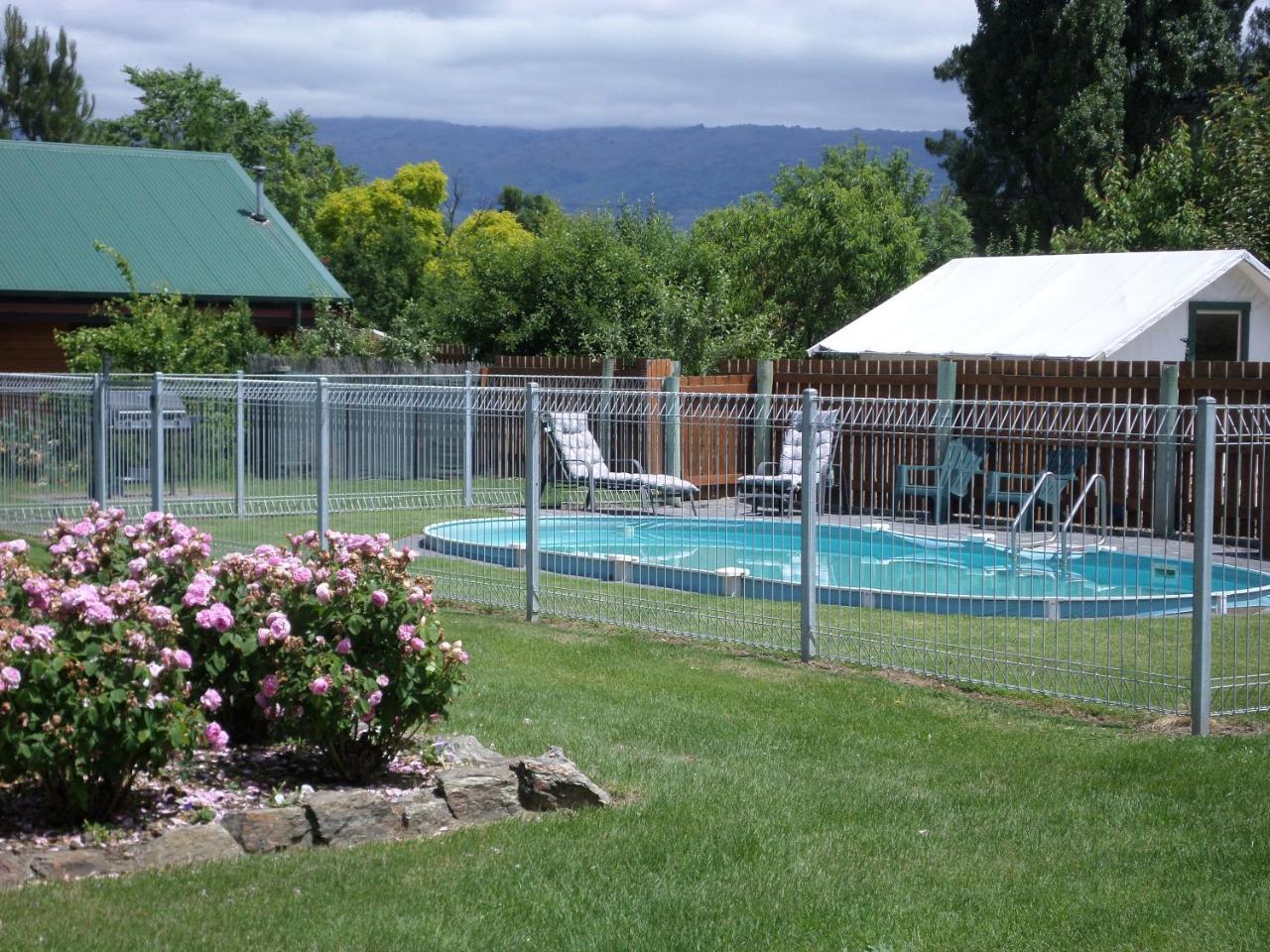 Central Chalets Ltd Alexandra Exterior photo